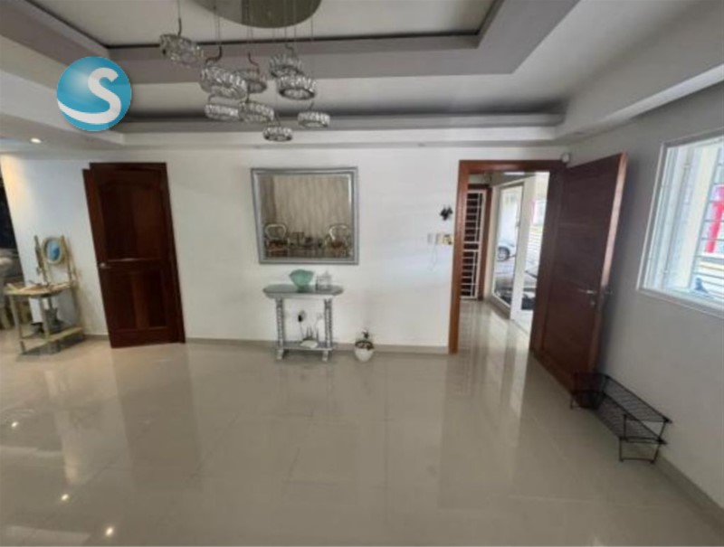 Penthouse en venta en Las Praderas con patio y parqueos en República Dominicana