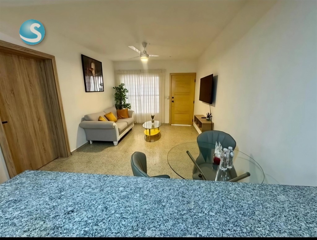 Apartamento Remodelado en Venta en Evaristo Morales en República Dominicana