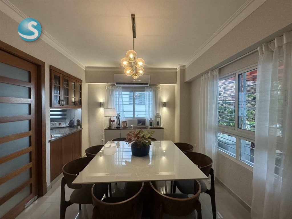 Apartamento amplio y remodelado en El Millón, segunda planta en República Dominicana