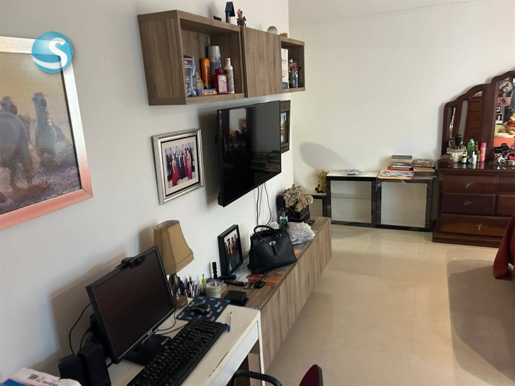 Apartamento amplio en venta en Evaristo Morales en República Dominicana