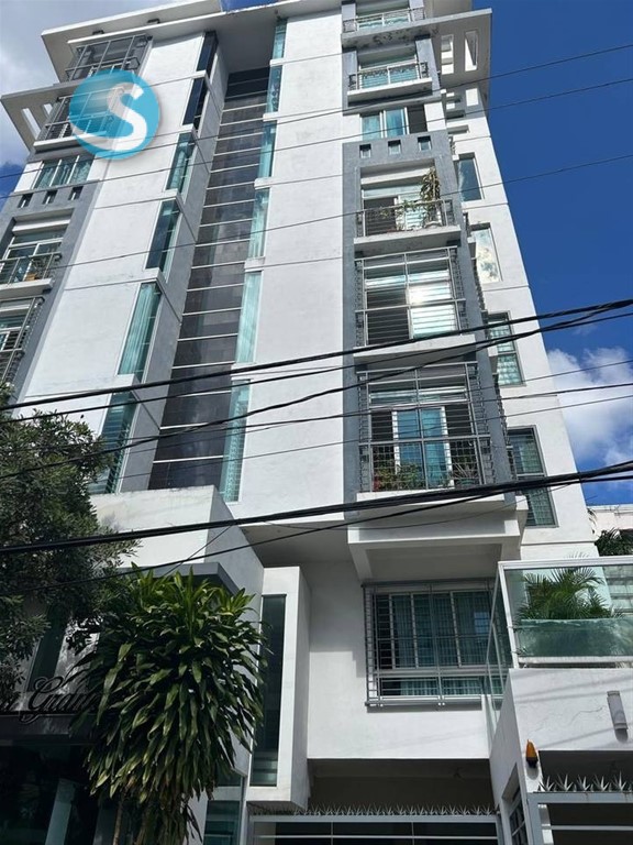 Apartamento amplio en venta en Evaristo Morales en República Dominicana