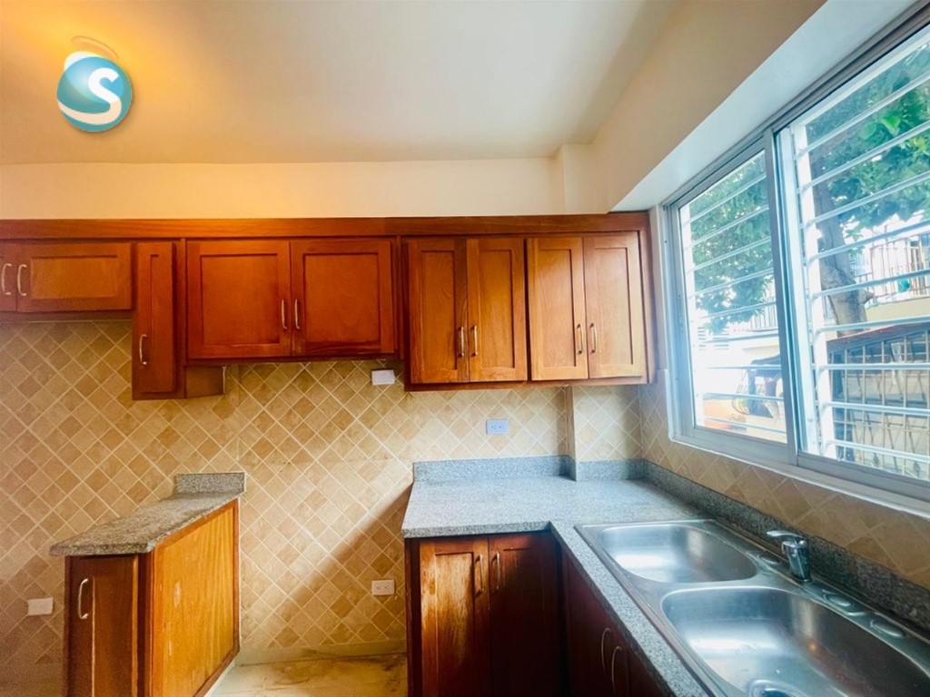 Apartamento céntrico en Los Restauradores, 150 m² con balcón en República Dominicana
