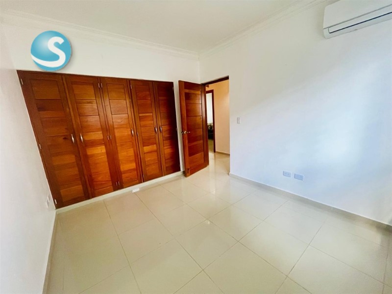 Apartamento céntrico en Los Restauradores, 150 m² con balcón en República Dominicana