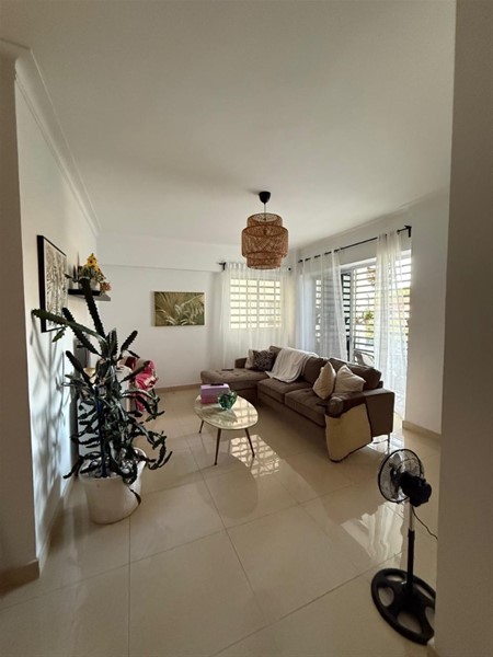 Apartamento amplio en venta en Urbanización Dominicanos Ausentes en República Dominicana