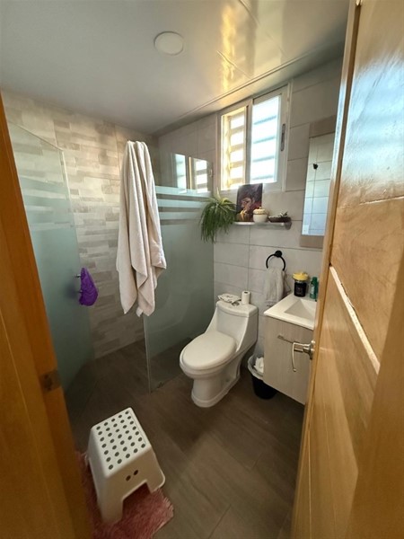Apartamento amplio en venta en Urbanización Dominicanos Ausentes en República Dominicana