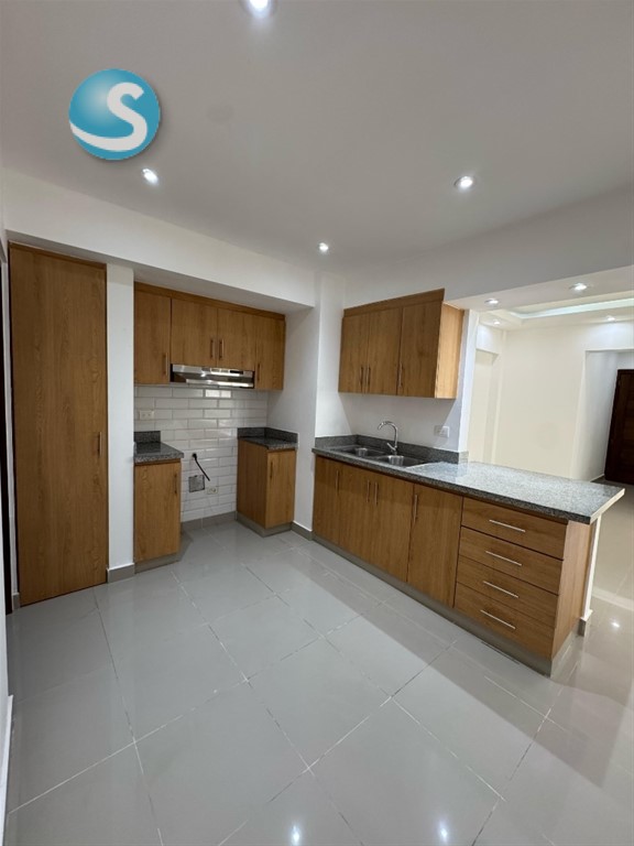 Apartamento en Evaristo Morales en Venta y Alquiler en República Dominicana
