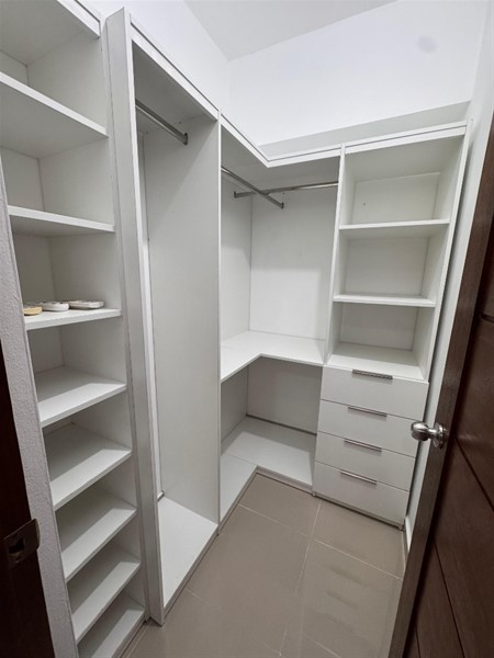 Apartamento en Evaristo Morales en Venta y Alquiler en República Dominicana