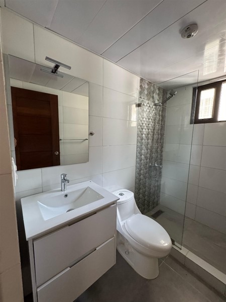 Apartamento en Evaristo Morales en Venta y Alquiler en República Dominicana