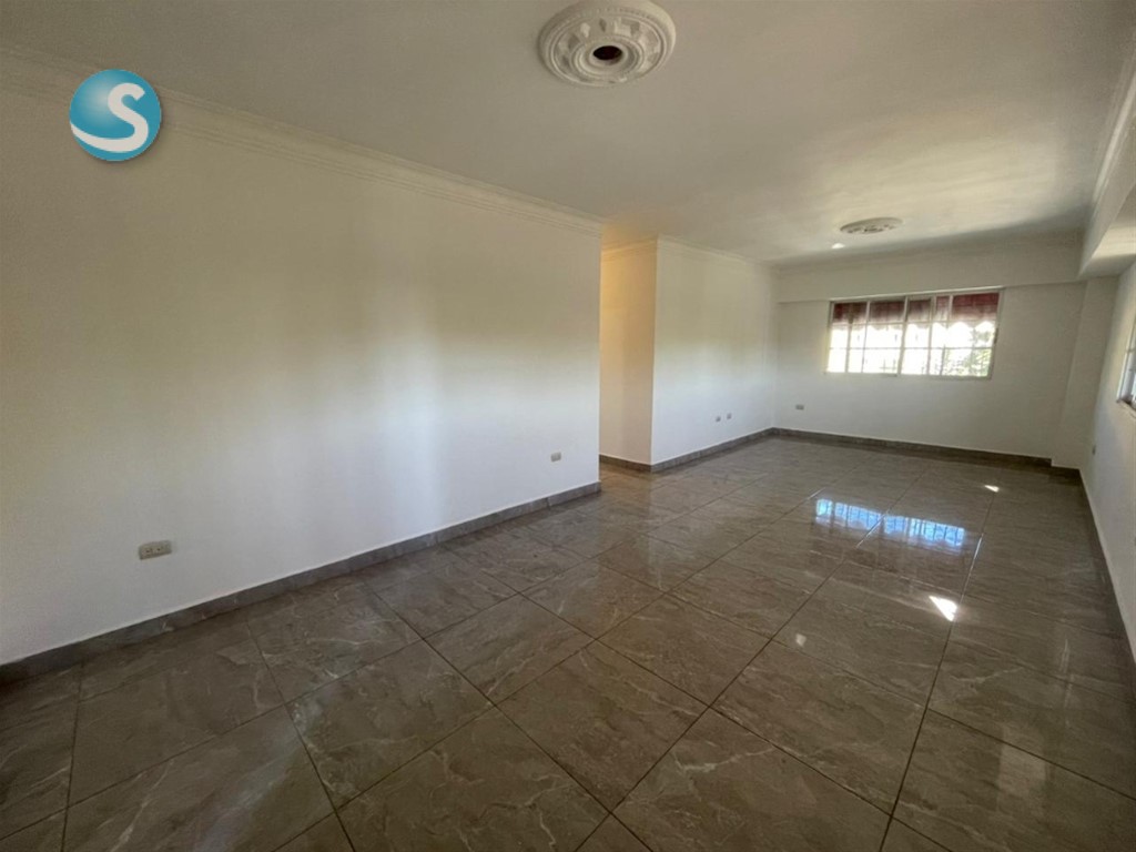 Apartamento en Venta en Arroyo Hondo, Excelente Estado en República Dominicana