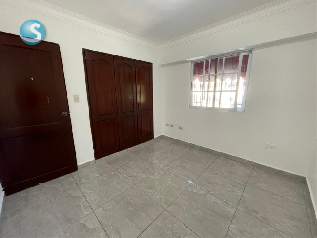 Apartamento en Venta en Arroyo Hondo, Excelente Estado en República Dominicana