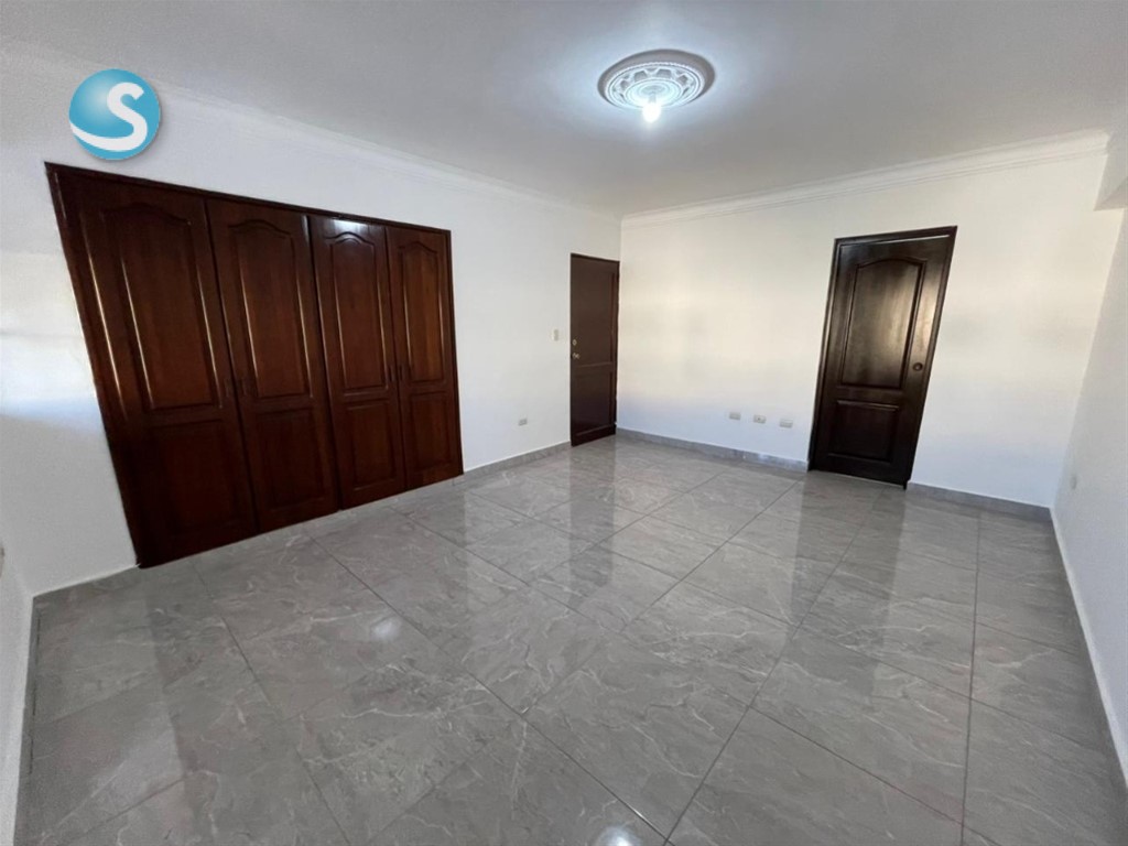 Apartamento en Venta en Arroyo Hondo, Excelente Estado en República Dominicana