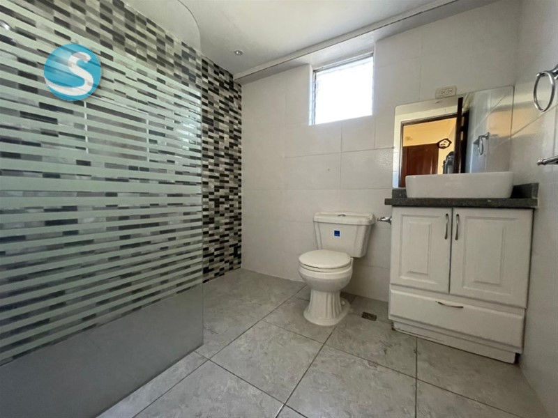Apartamento en Venta en Arroyo Hondo, Excelente Estado en República Dominicana