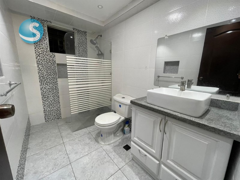 Apartamento en Venta en Arroyo Hondo, Excelente Estado en República Dominicana