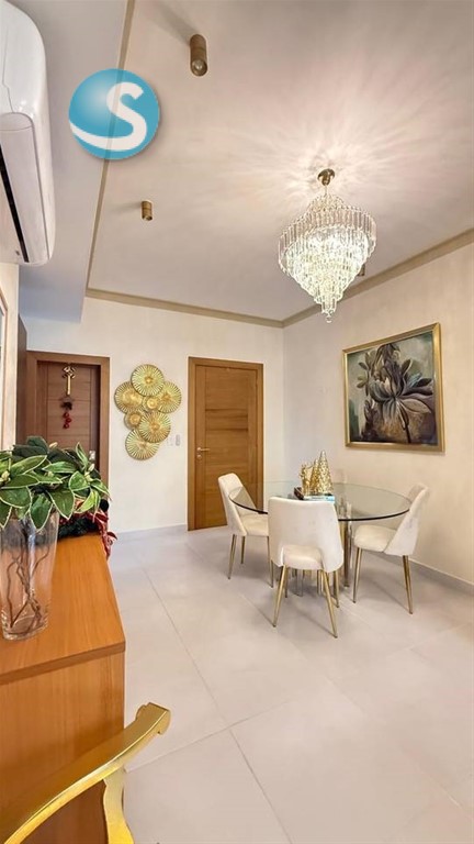 Apartamento amueblado en venta en Evaristo Morales en República Dominicana