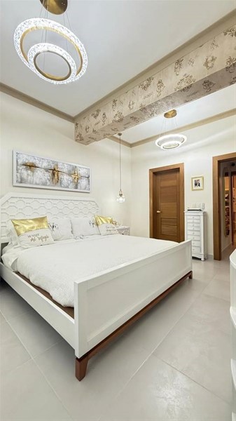 Apartamento amueblado en venta en Evaristo Morales en República Dominicana