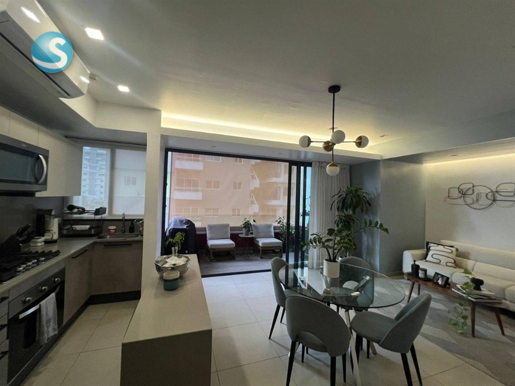 Apartamento moderno en venta en Evaristo Morales, 90 m²