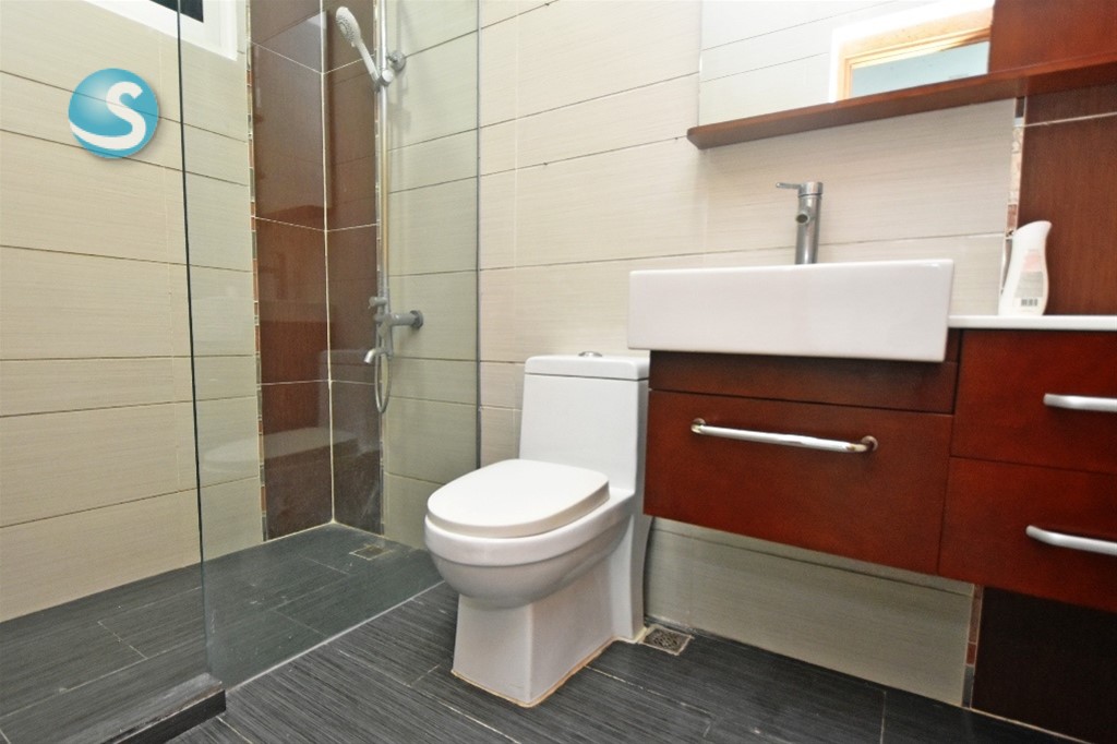 Apartamento espacioso en Bella Vista Sur, excelente ubicación en República Dominicana