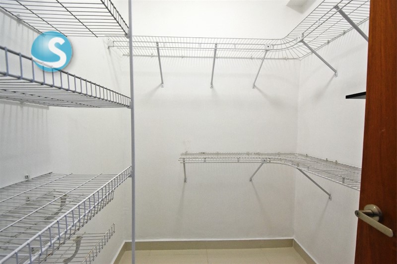 Apartamento espacioso en Bella Vista Sur, excelente ubicación en República Dominicana