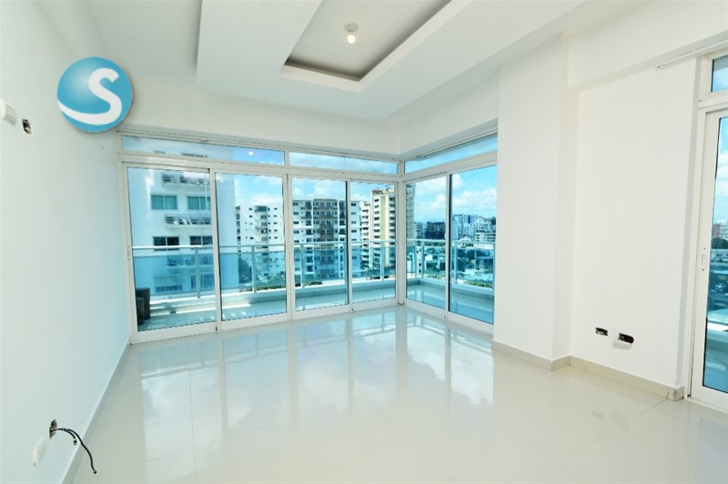 Apartamento espacioso en Bella Vista Sur, excelente ubicación en República Dominicana
