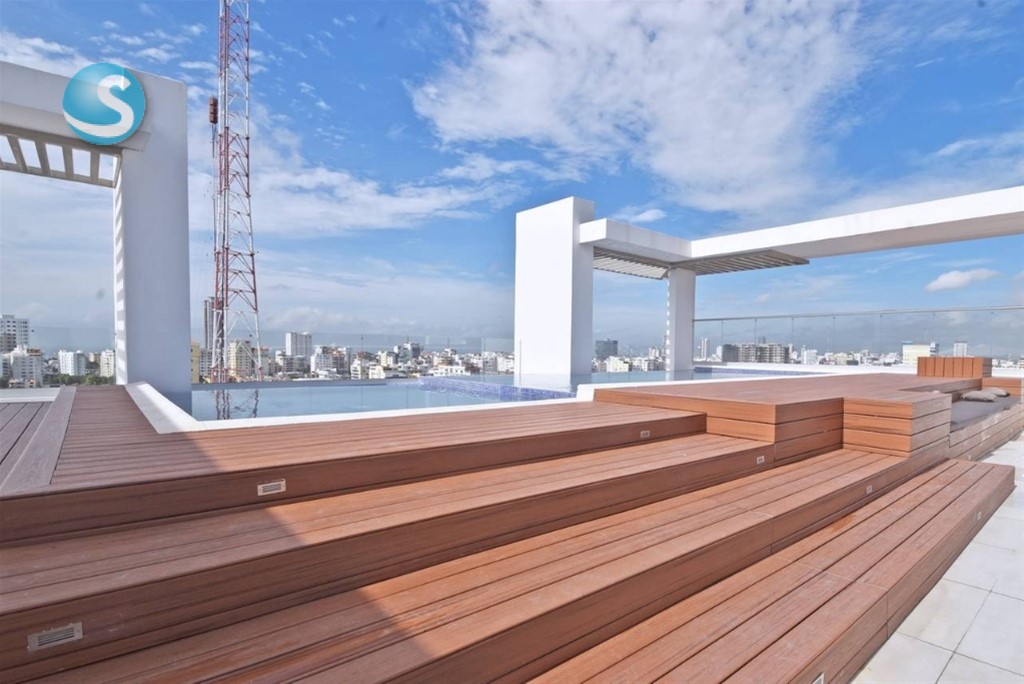Apartamento con terraza en Evaristo Morales, 110 m²