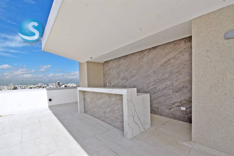 Apartamento con terraza en Evaristo Morales, 110 m² en República Dominicana