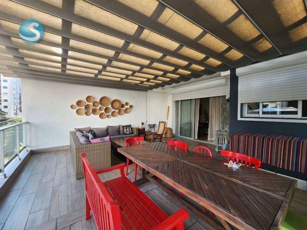 Apartamento en Venta con Terraza en Evaristo Morales