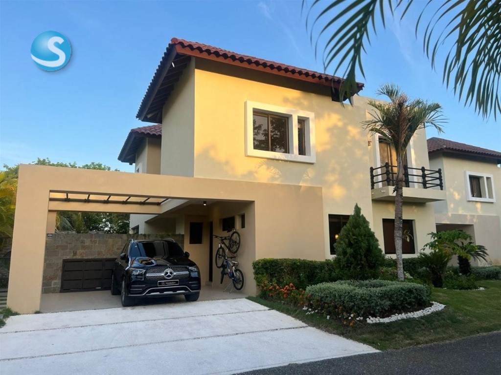 Villa amplia en Guavaberry, Juan Dolio en venta y alquiler