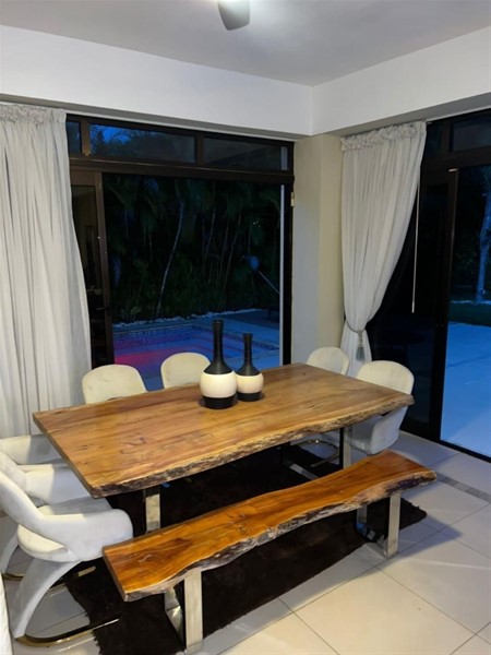 Villa amplia en Guavaberry, Juan Dolio en venta y alquiler en República Dominicana