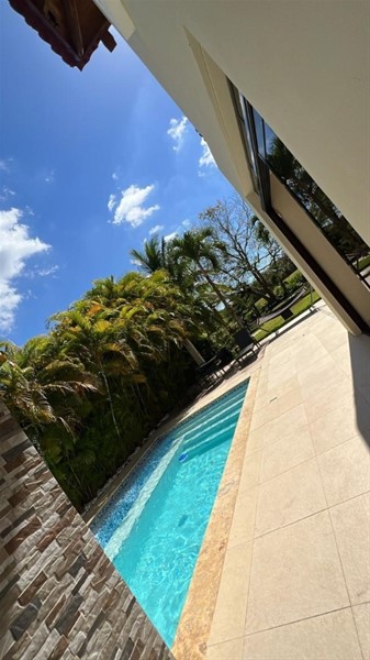 Villa amplia en Guavaberry, Juan Dolio en venta y alquiler en República Dominicana
