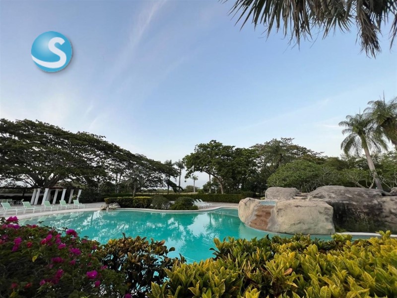 Villa amplia en Guavaberry, Juan Dolio en venta y alquiler en República Dominicana