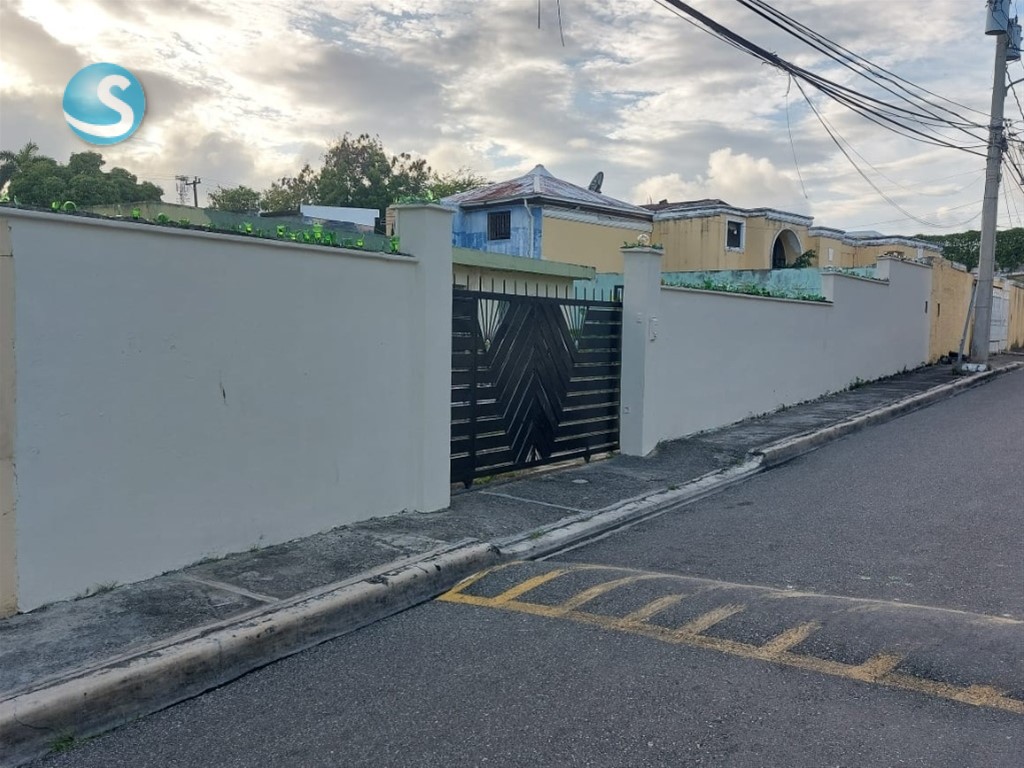 Solar en venta ubicado en Costa Azul en República Dominicana