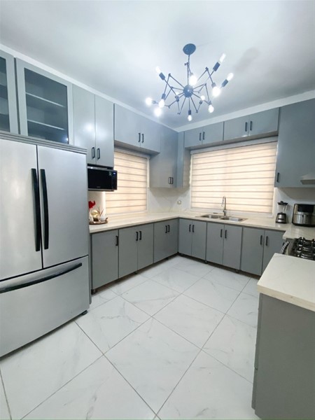 Casa de 2 niveles en Altos de Arroyo Hondo III en República Dominicana