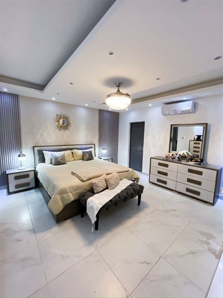 Casa de 2 niveles en Altos de Arroyo Hondo III en República Dominicana