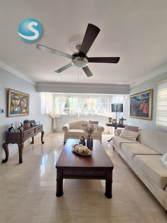 Casa moderna en venta en La Castellana, terreno de 312 m² en República Dominicana