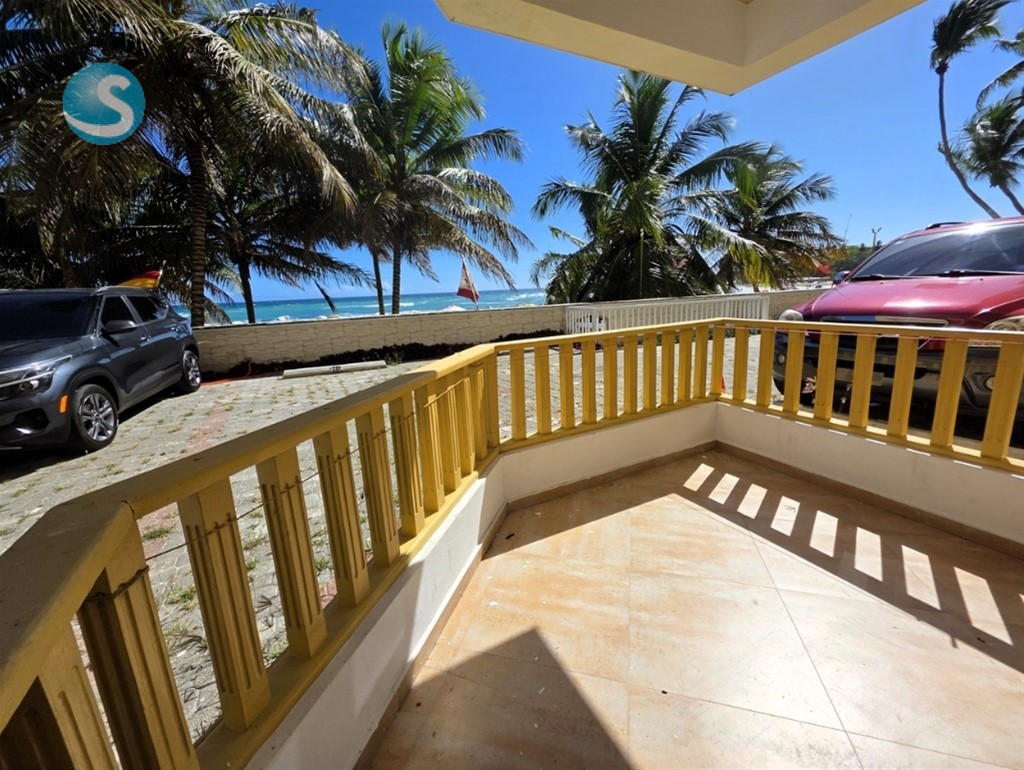 Apartamento en venta frente a la playa en Juan Dolio