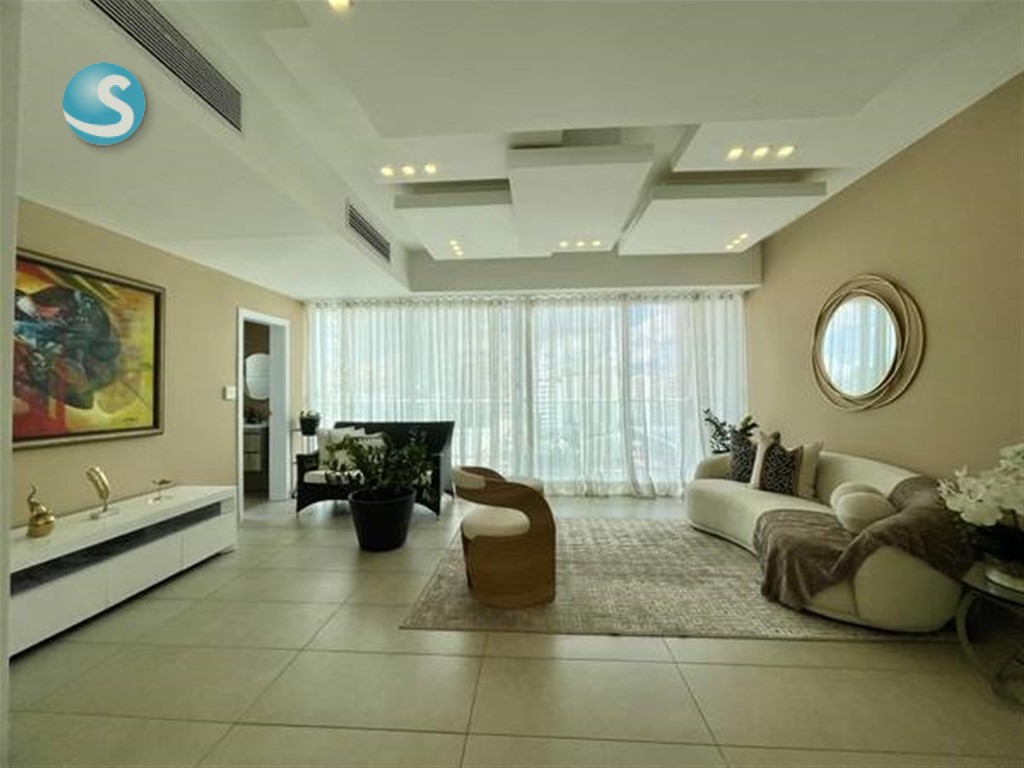 Apartamento dúplex en venta en Serrallés