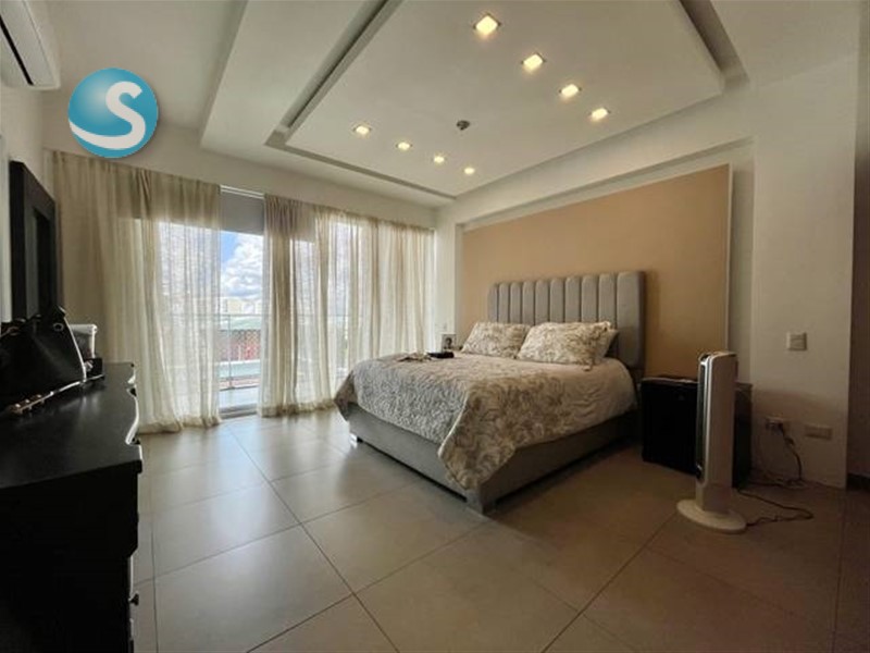 Apartamento dúplex en venta en Serrallés en República Dominicana