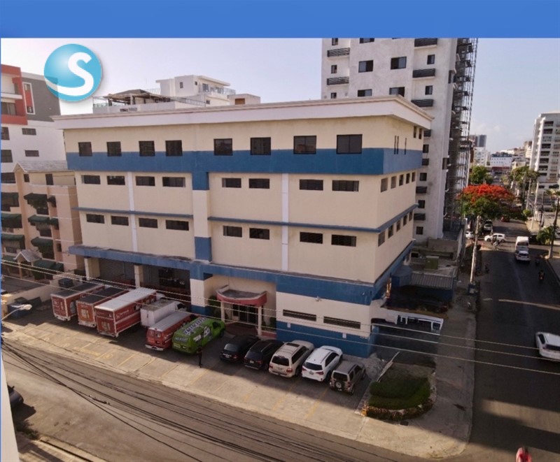 Edificio en venta y alquiler en Ensanche Quisqueya en República Dominicana