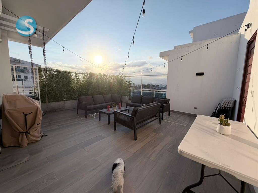 Penthouse Amplio en Venta con Terraza en Renacimiento