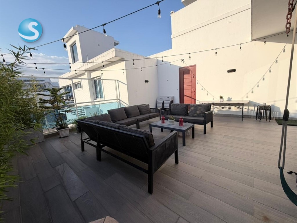 Penthouse Amplio en Venta con Terraza en Renacimiento en República Dominicana