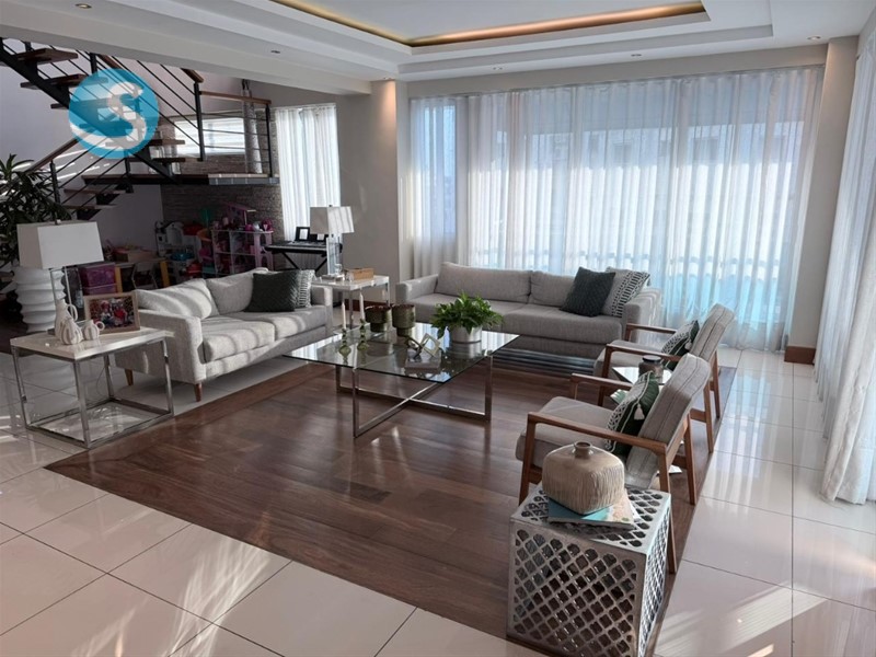 Penthouse Amplio en Venta con Terraza en Renacimiento en República Dominicana