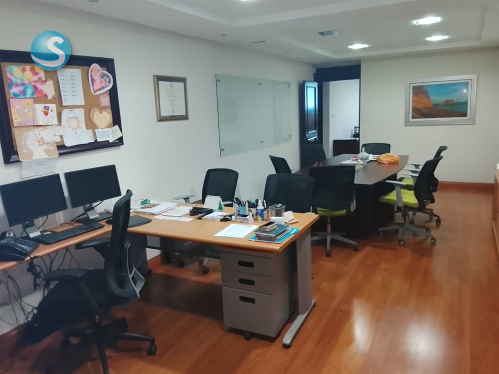 Edificio Corporativo en Venta y Alquiler en El Vergel en República Dominicana