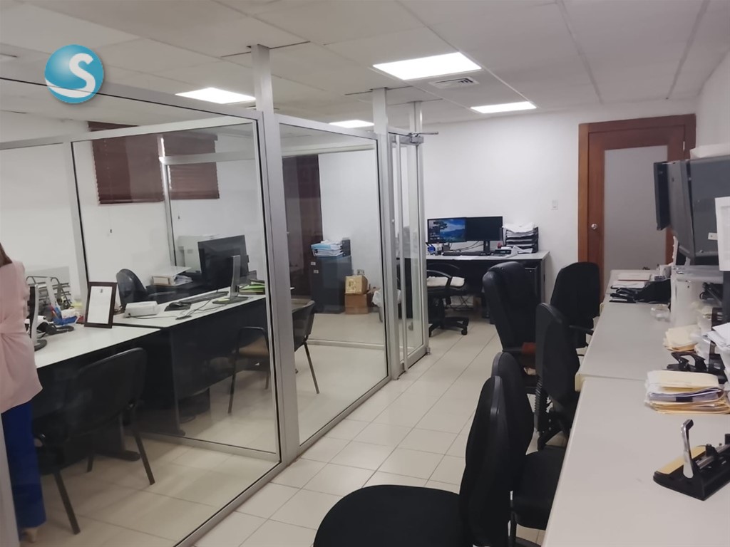 Edificio Corporativo en Venta y Alquiler en El Vergel en República Dominicana