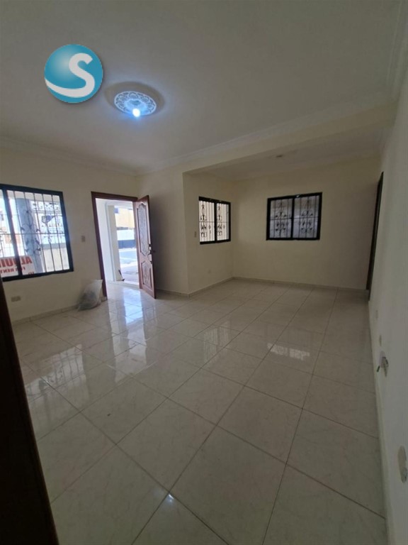 Casa en venta en residencial, Autopista San Isidro en República Dominicana