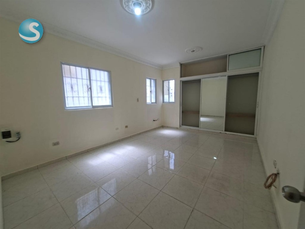 Casa en venta en residencial, Autopista San Isidro en República Dominicana