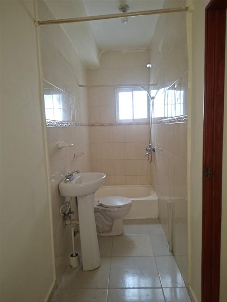 Casa en venta en residencial, Autopista San Isidro en República Dominicana