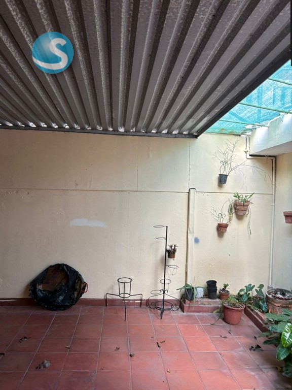 Casa en venta con solar y uso mixto en Evaristo Morales en República Dominicana