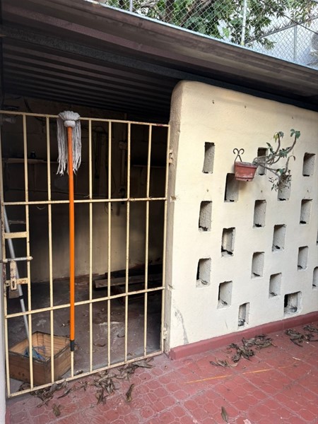 Casa en venta con solar y uso mixto en Evaristo Morales en República Dominicana
