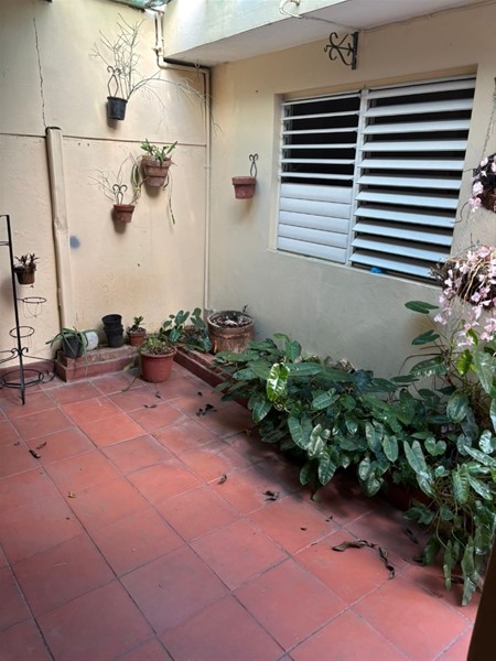Casa en venta con solar y uso mixto en Evaristo Morales en República Dominicana