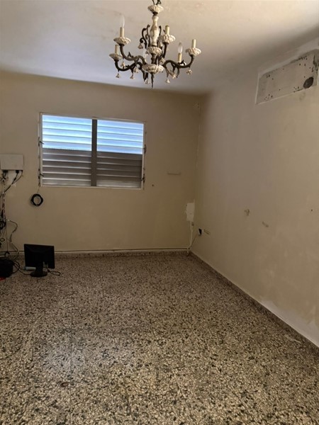 Casa en venta con solar y uso mixto en Evaristo Morales en República Dominicana